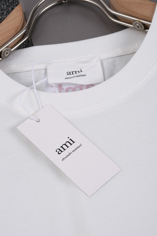 ブランドTシャツ側面デザイン